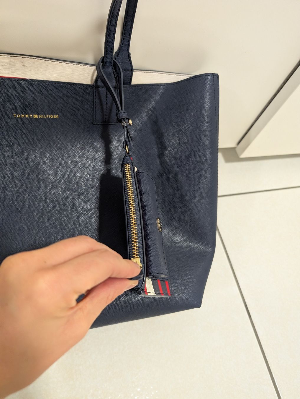 Tommy Hilfiger Borse da donna: Borsa Tommy Hilfiger reversibile – Usato da S. Pietro venduto da van_2826 2