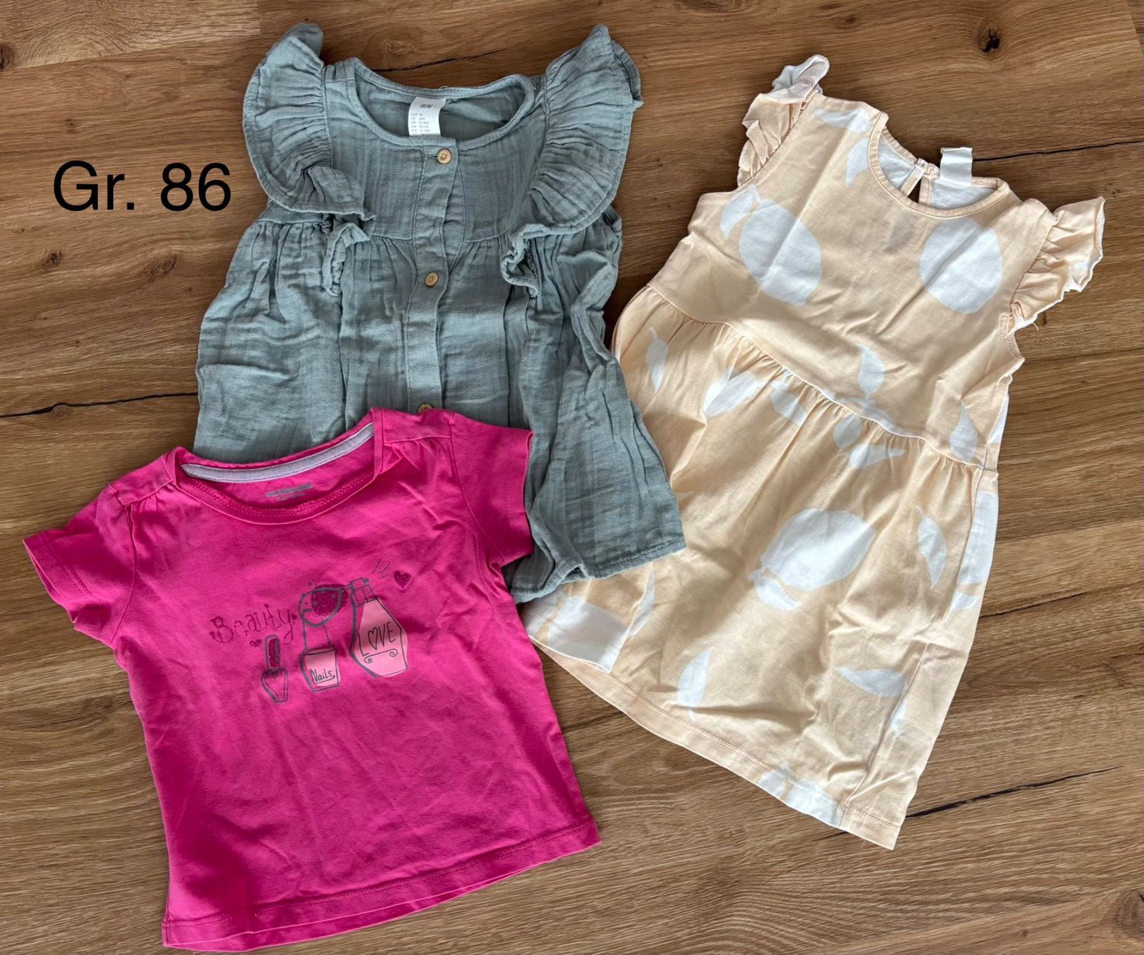 Lotti & Set di vestiti: Kleiderpaket Gr. 86 – Usato da Oberiberg venduto da mon_q7c2