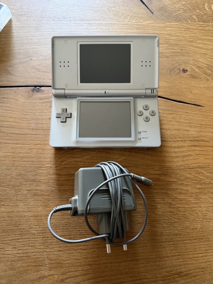 Nintendo Console: Nintendo DS Lite + 6 Spiele – Usato da Aarburg venduto da sag_g8sy 1