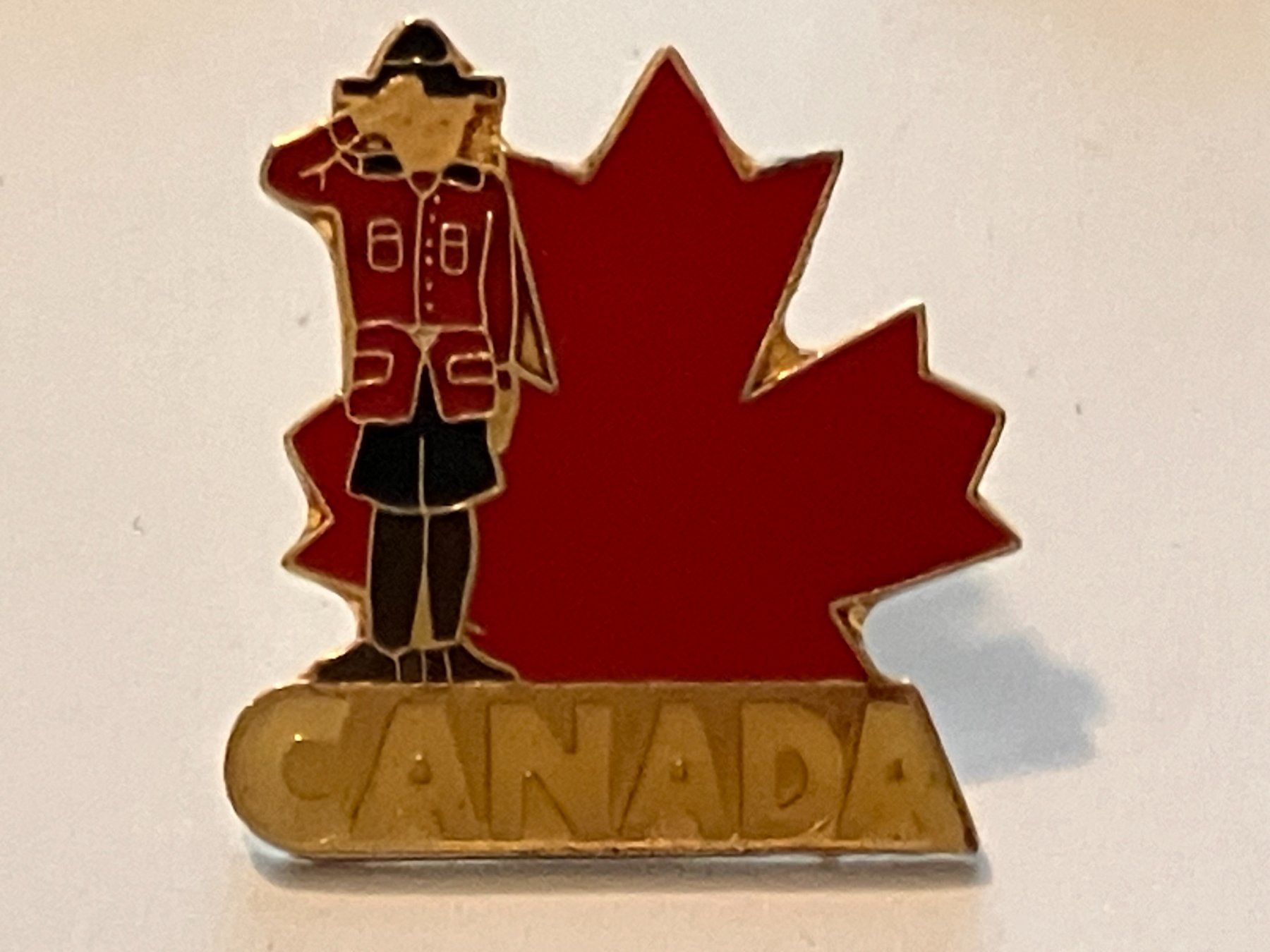 Placchette & Badge: 1 Pin Canada – Usato da Basel venduto da djwwpp