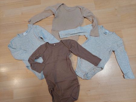 4er Set neutrale Bodys Grösse 86/92 Langarm