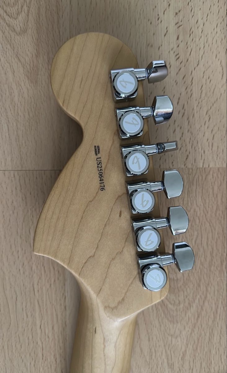 Fender Strumenti musicali: Fender Stratocaster – Nuovo (secondo la descrizione) da Riehen venduto da Pnewyork 3