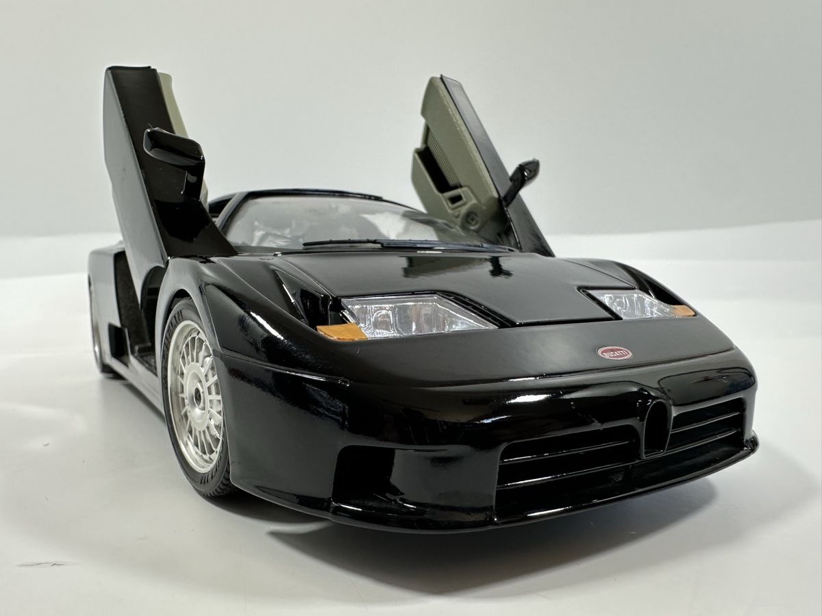 Bburago Modellautos: Bugatti EB110 1:18, schwarz, BBURAGO  – Gebraucht aus Zofingen von rf9_x2xt 9
