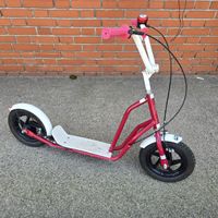 Trottinette pour Enfant Rouge et Blanche - Prête pour l'été!