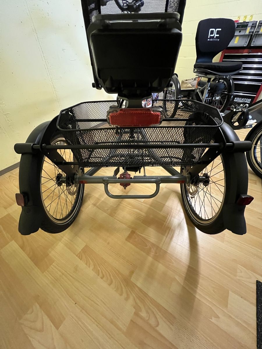 Bosch Biciclette: Elektro Sitzdreirad Scoobo mit Boschmotor – Nuovo (secondo la descrizione) da Eggersriet venduto da Buttergipfel 8