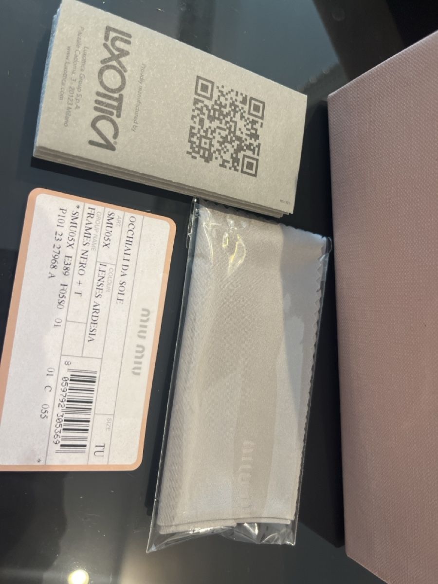 Miu Miu Occhiali & Lenti: Miu Miu sun glasses  – Nuovo (secondo la descrizione) da Zug venduto da ChicSales 2