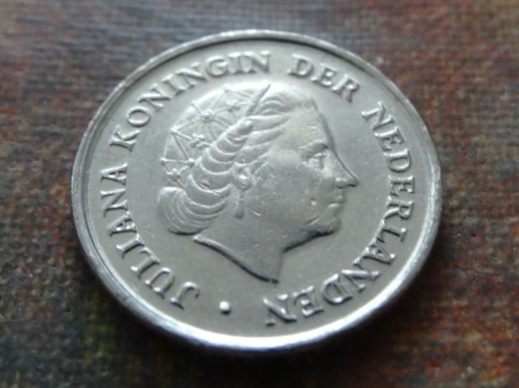 Tutti le monete: PAYS-BAS  Nederland  10  Cent  1973 – Usato da Romanel-sur-Lausanne venduto da Swift13 1