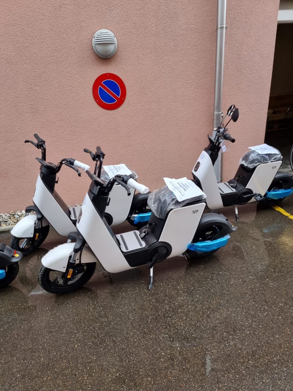Yadea Scooter: YADEA Aktion E Scooter ganz neu – Nuovo (secondo la descrizione) da Zürich venduto da adi0111 1