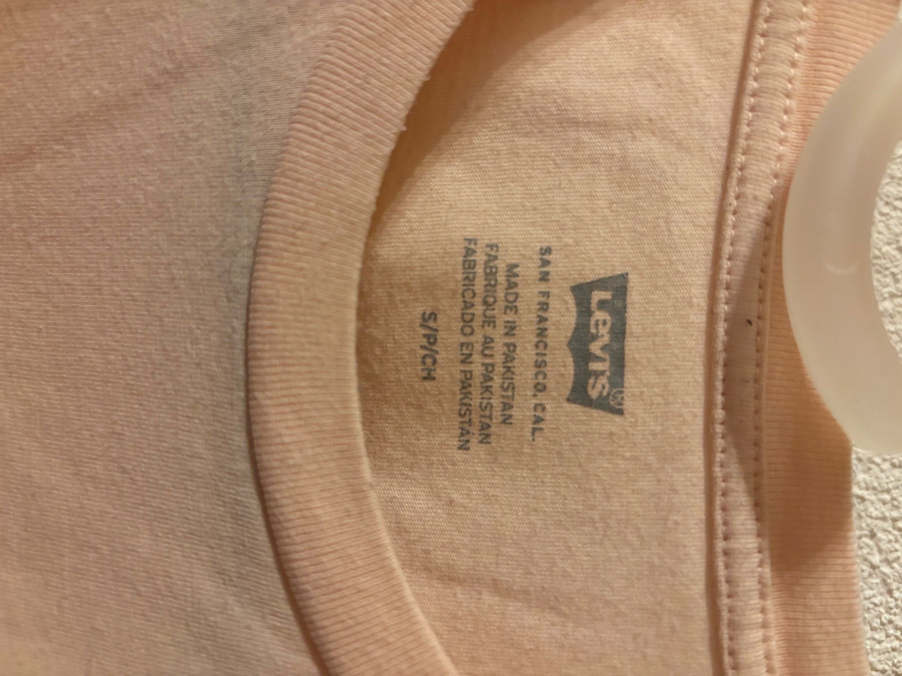 Levi's T-Shirts: T-shirt levi’s – Gebraucht aus Grandvillard von Elsa.Del 2