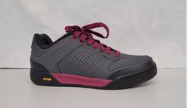 GIRO Riddance W Shoe dark shadow/berry 39