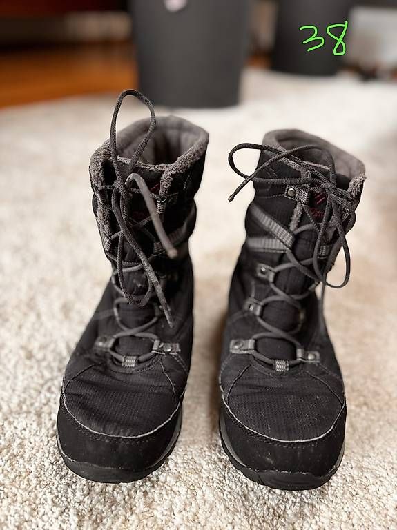 Scarpe da donna: Winterstiefel Columbia nr 38 – Usato da Zürich venduto da camikaze