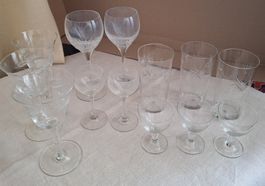 Lot an teils wunderschön geschliffenem Glas, Gläser
