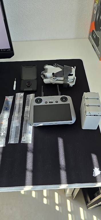 Modellismo RC: DJI Mini 4 Pro Fly More Combo (RC 2) – Usato da Amriswil venduto da schnaiky 1