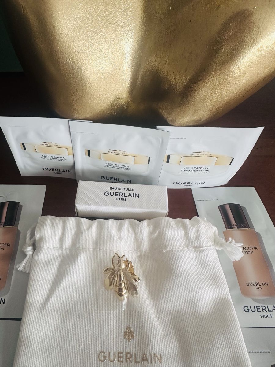 Guerlain Maquillage: Guerlain - Pochette en toile avec accessoires  – Neuf avec emballage d'origine à Basel par Vanluxe 5
