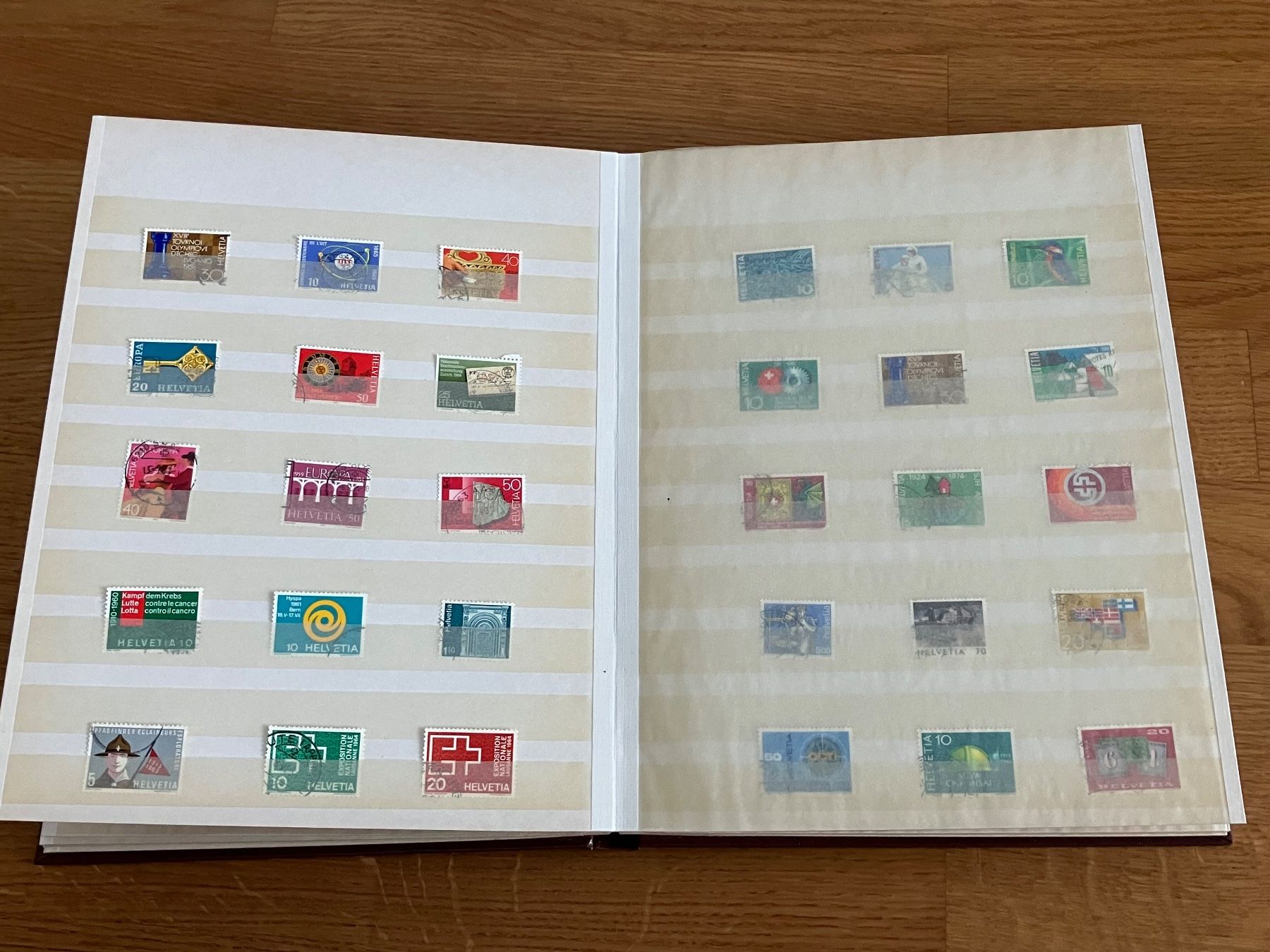 Tutti i francobolli: Schweiz  album  32 seiten – Usato da Riehen venduto da vernizi 6
