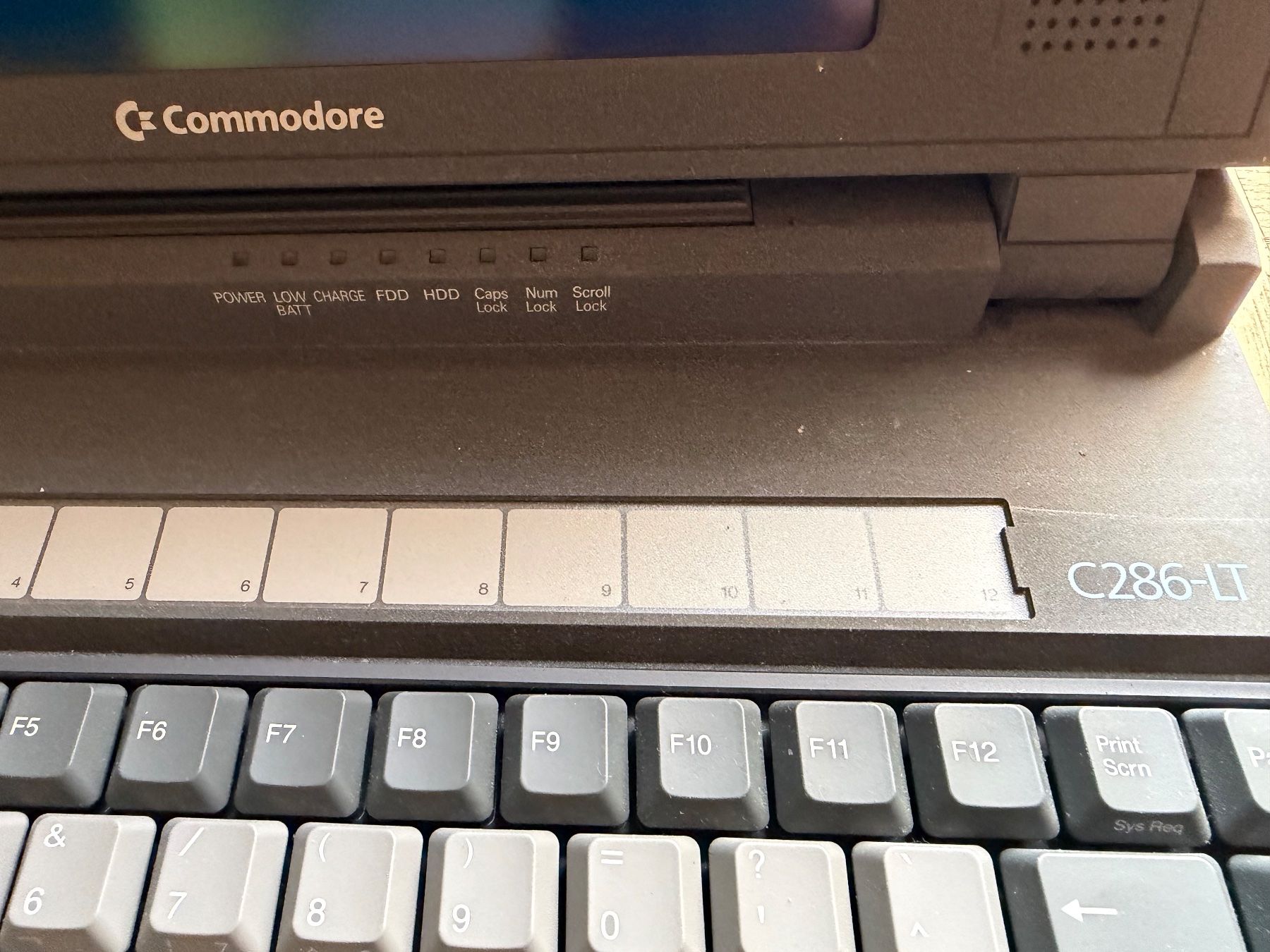 Commodore PC: Commodore C286-LT Laptop – Usato da Adliswil venduto da synchrot 2