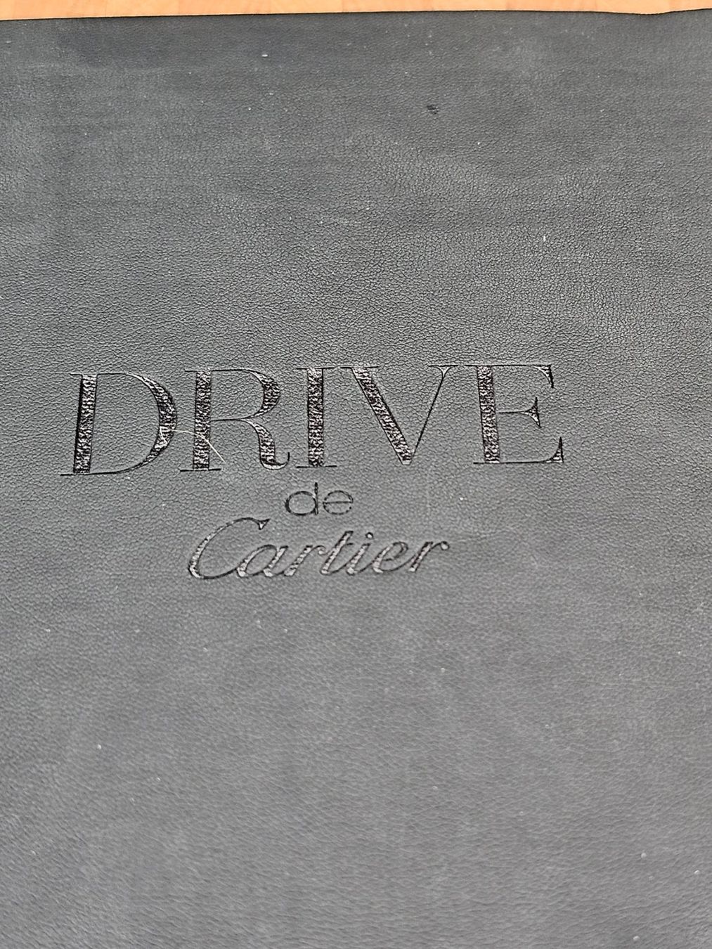 Libri: Pochette Drive de Cartier Originale, Etui de Collection – Usato da Genève venduto da Djoff