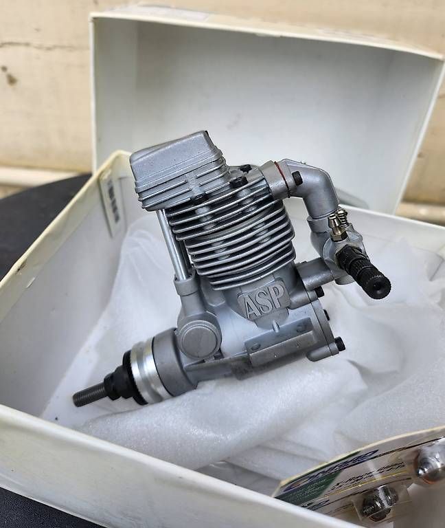 Motori: Moteur de modèle réduit 4T – Usato da Estavayer le Lac venduto da ver_8lc8