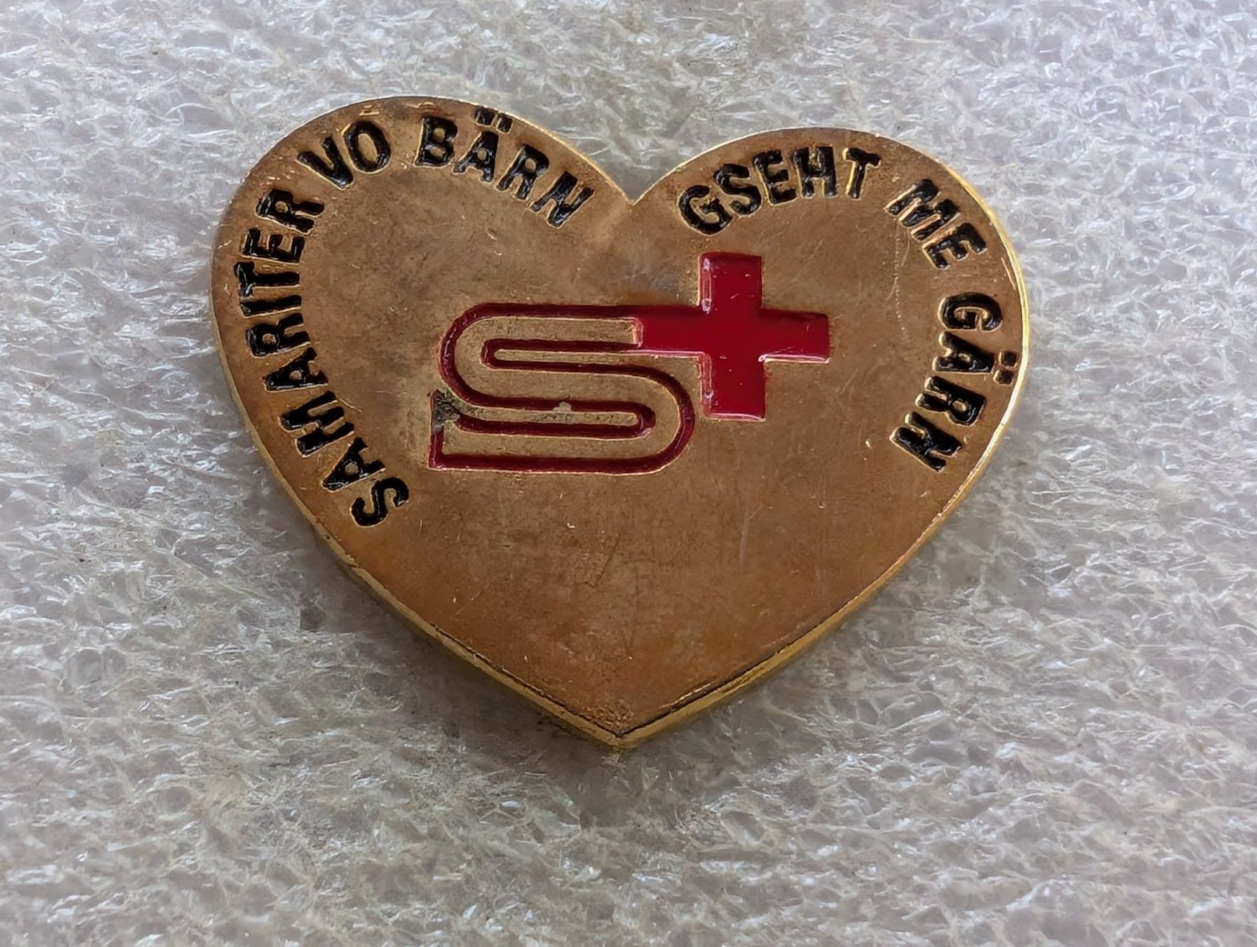 Plaketten & Abzeichen: Ansteckpin 192: Samariter Verein Bärn Bern – Gebraucht aus Oppligen von Pin-Fall-Shop