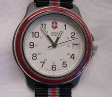 SWISS ARMY Armbanduhr "Quantum" mit Nato-Band, wasserdicht