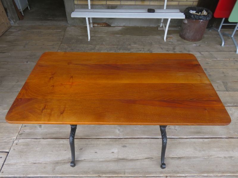 Tavoli: antiker Beizentisch Nussbaum 120cm – Usato da Ruswil venduto da Mfladibus 1