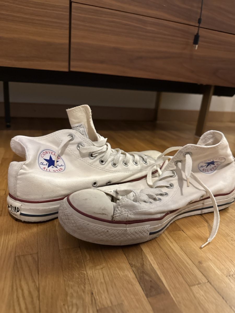 Scarpe da uomo: White Converse All Star High Tops, Size US 9.5, Worn – Usato da Pully venduto da gigiboom 2