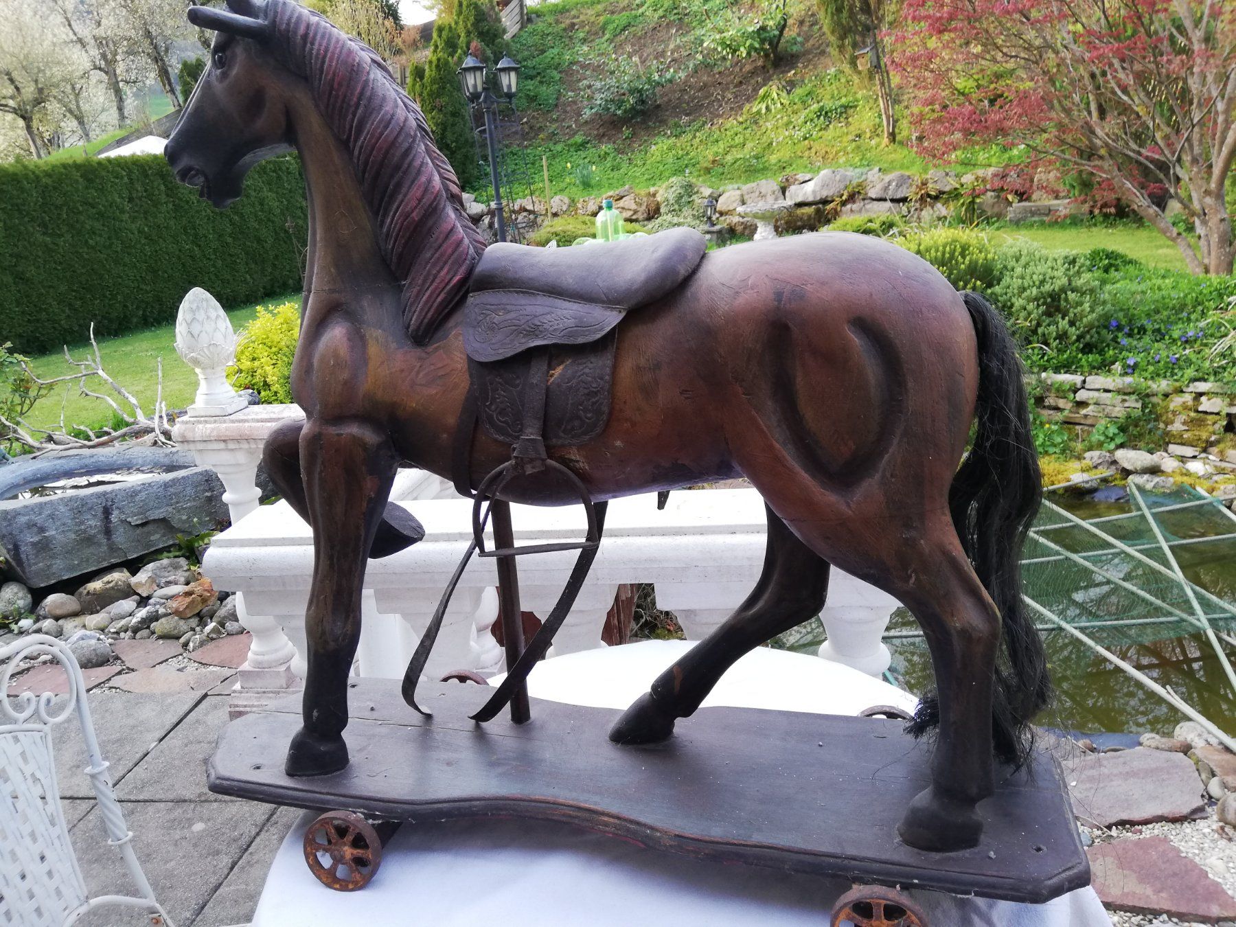 Statuette: Vintage Holzpferd auf Eisenräder – Usato da Kleinlützel venduto da Schatzkiste_Laufen 1