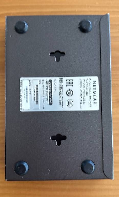 Hubs & Switches: Netgear ProSafe GS108E Plus Switch – D'occasion à Hallau par Foundit 1