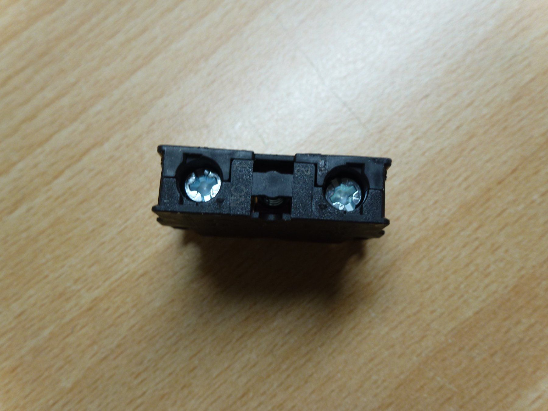 Eaton Interruttori: 20St. Kontakte M22-K01 Eaton – Nuovo e nell'imballaggio originale da Hombrechtikon venduto da HGK50 3