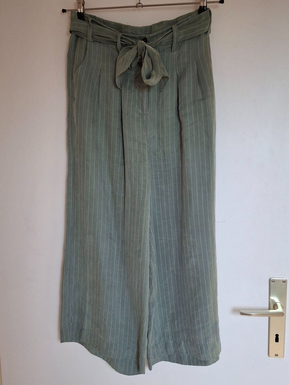 Nile Pantaloni: Schöne Nile 7/8 Hose – Usato da Wiesendangen venduto da Niciu 1