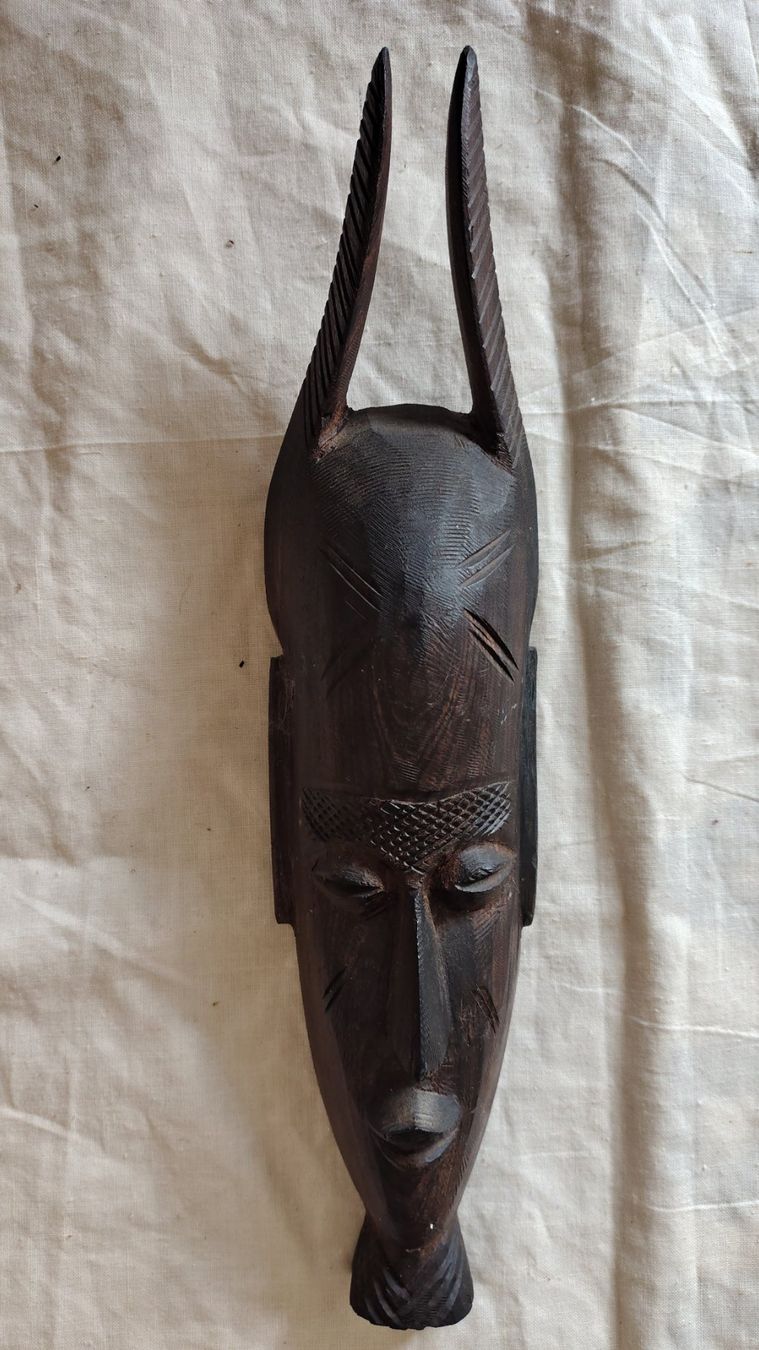 Internationale Kunst: Wochentagsmaske Senegal, alt – Gebraucht aus Oetwil am See von NoldiNairolf