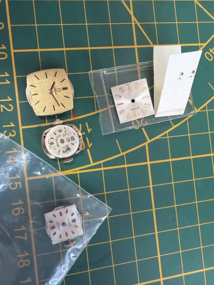 Rolex Orologi: Lot 3 mécanisme Oméga/Rolex + 1 dial  – Usato da Colombier NE venduto da har_g6bl