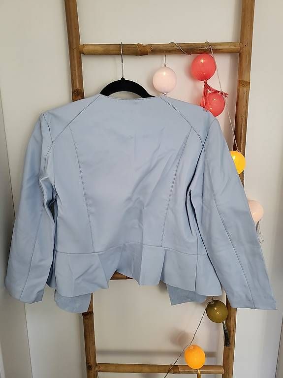 Giacche: Veste femme – Usato da Ecuvillens venduto da loloall 1