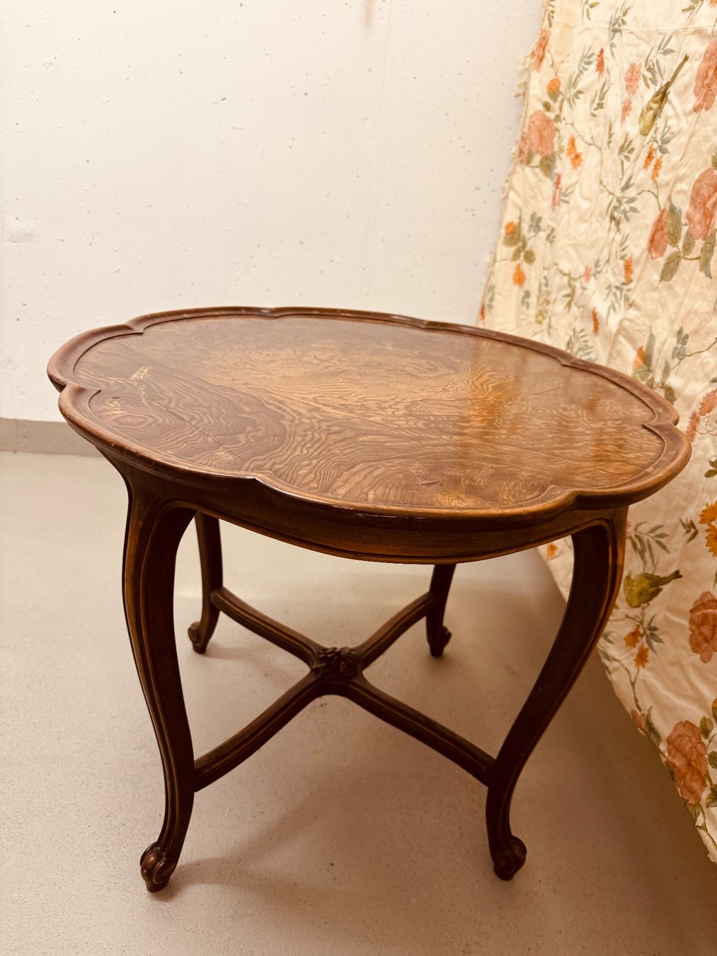 Tavoli: Antiker runder Tisch – Usato da Zürich venduto da diesunddasvintage 2