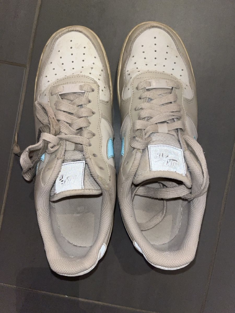 Nike Scarpe da uomo: Nike Air Force 1, Vintage Sneaker, Grösse 42 – Usato da Gysenstein venduto da happy_life_ 1