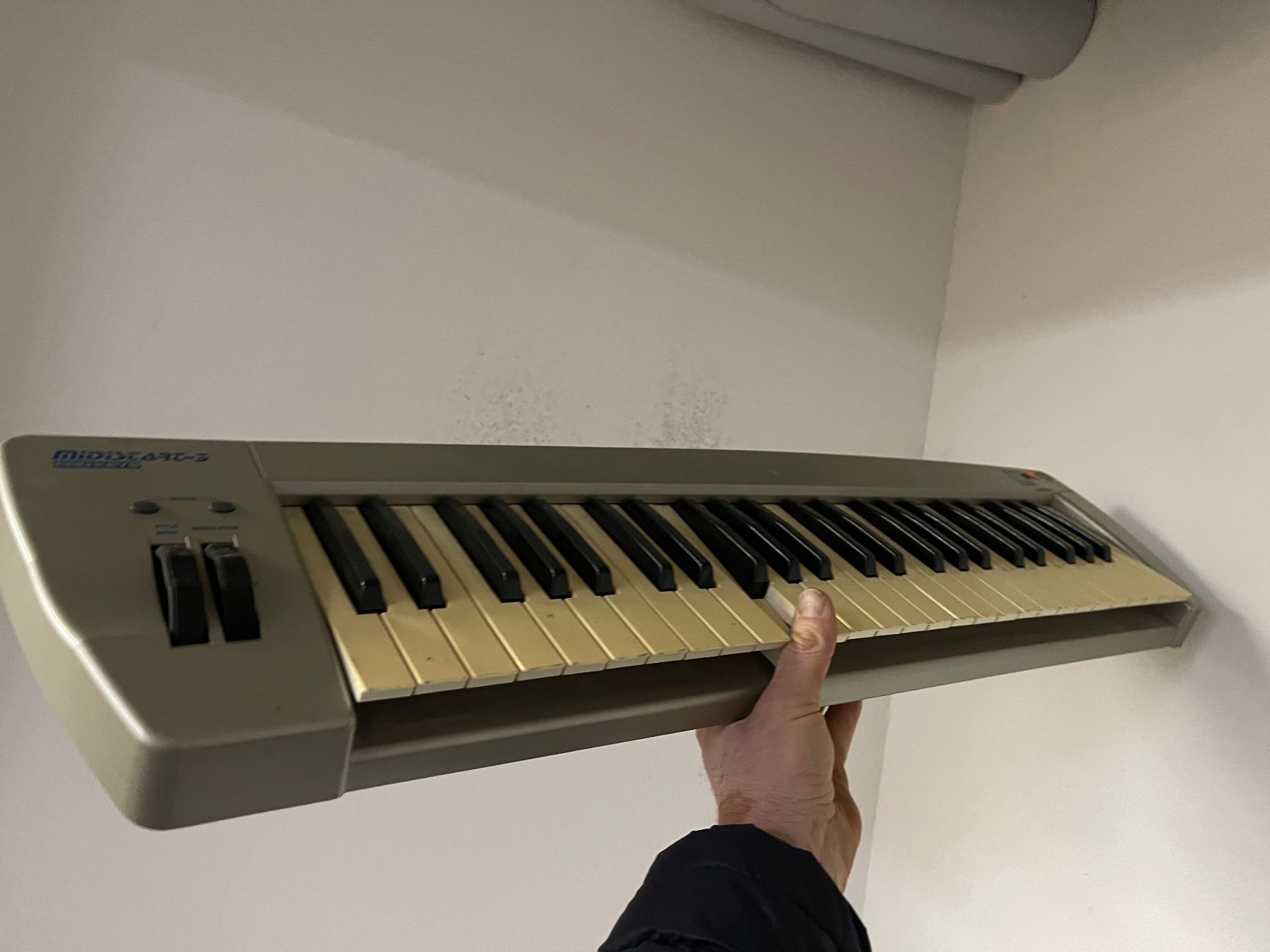 Musikinstrumente: Midiscare 5 pro Keys  lieferung gratis – Gebraucht aus Thun von usmlieferung