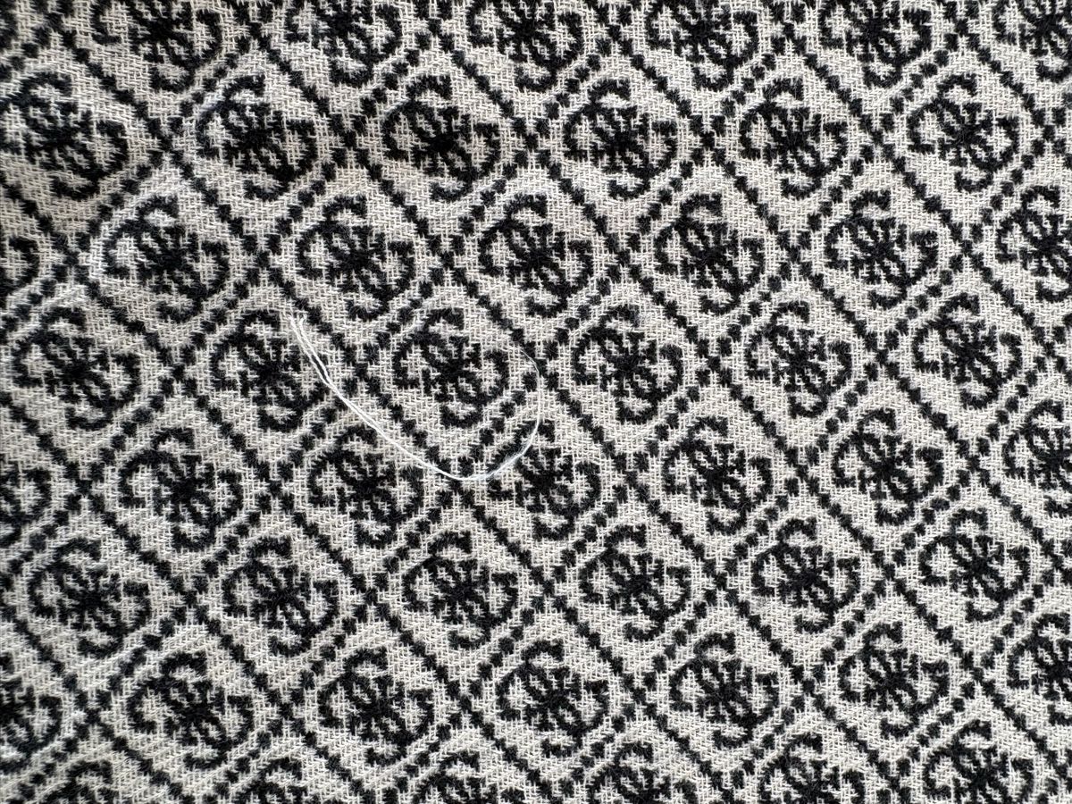 Guess Foulards & écharpes: Guess Schal schwarz   – D'occasion à Gossau SG par Mauri34 3