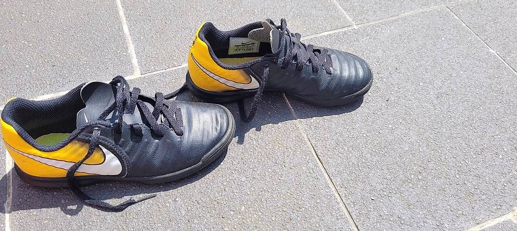 Nike Chaussures garçon: baskets Nike point. 31 – D'occasion à Ste-Croix par kar_9x7w 1