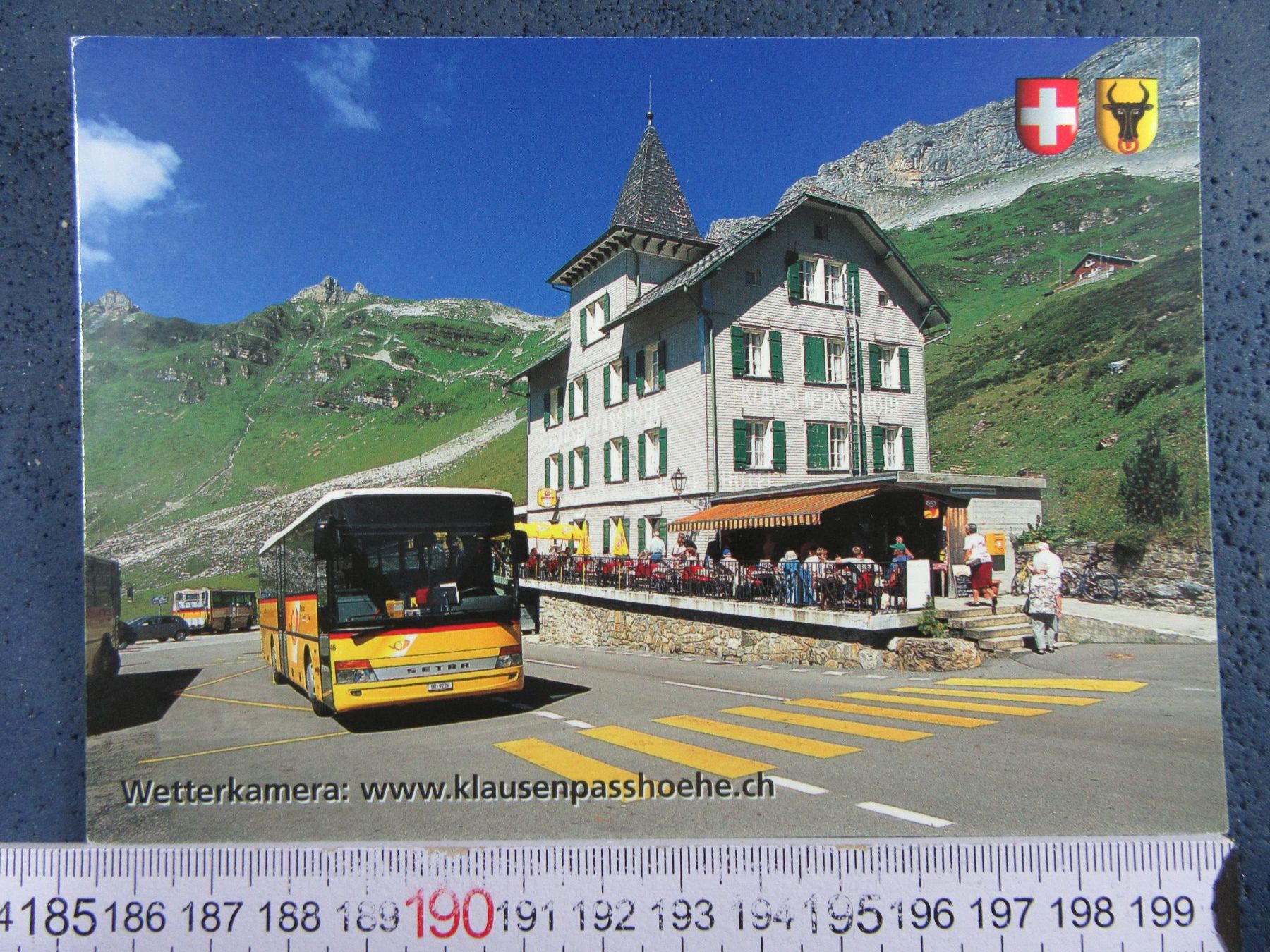 Cartoline postali: KLAUSENPASS-HÖHE HOTEL POSTAUTO SETRA EICHHOF BIER POST PTT – Usato da Ettingen venduto da Hausi4711