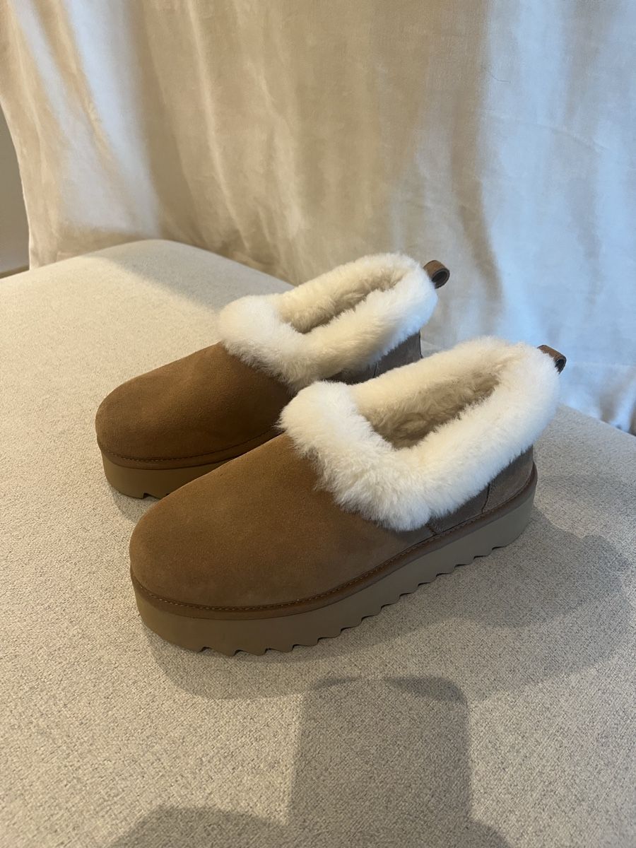 Ugg Scarpe da donna: UGG Plateau-Mules TAZZELLE gefüttert Grösse EU 40 – Nuovo (secondo la descrizione) da Horgen venduto da Ram78