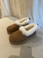 UGG Plateau-Mules TAZZELLE gefüttert Grösse EU 40