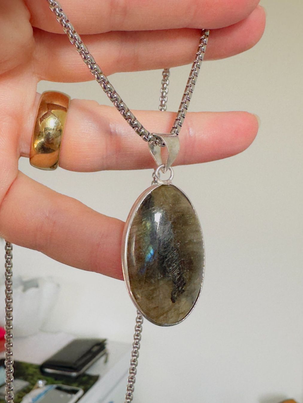 Ketten: Fashionable labradorite necklace – Neu und originalverpackt aus Genève von AGBERG 3