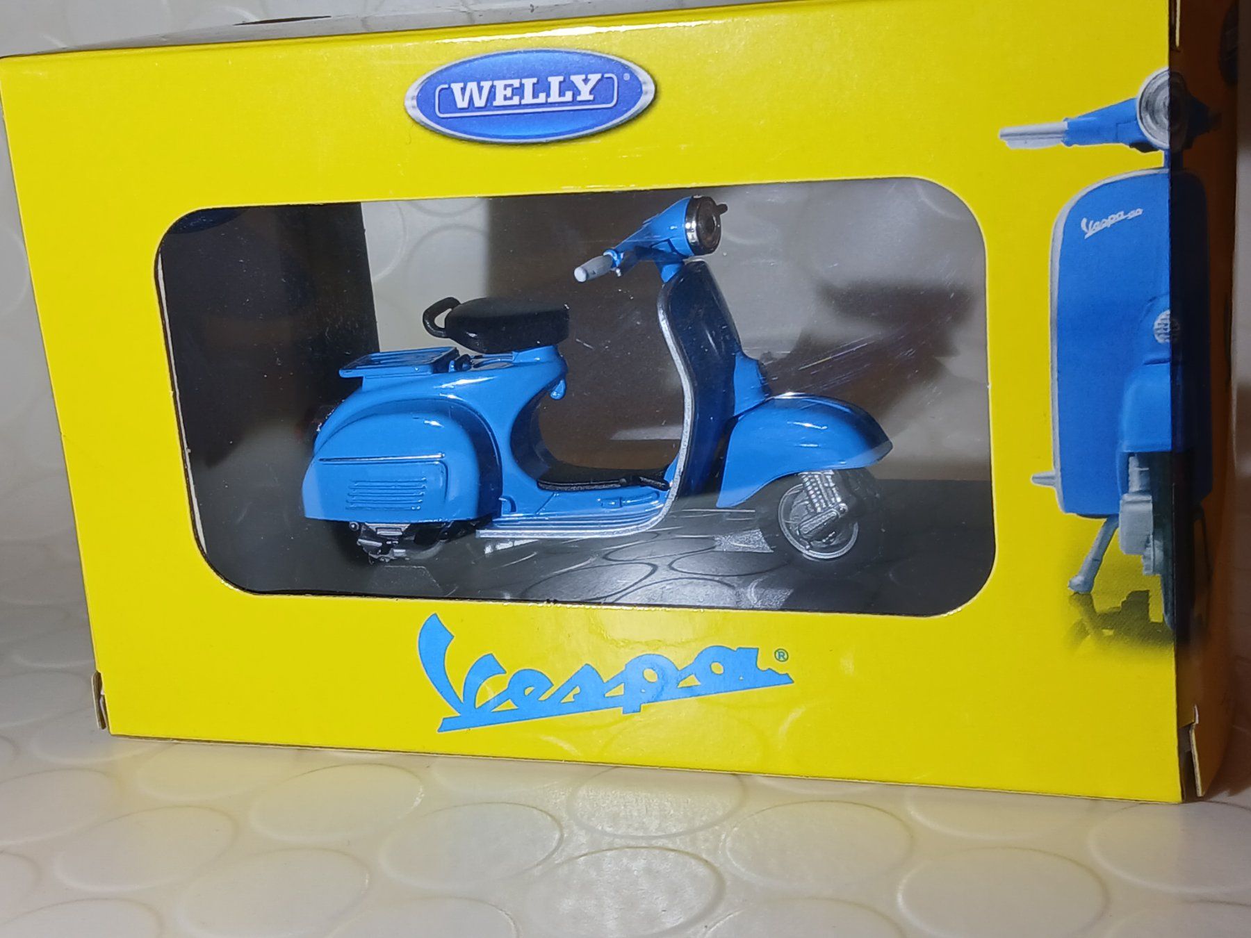 Vespa Kit di modellismo & Modellini statici: Welly Vespa 1/18 Metall – Nuovo e nell'imballaggio originale da Pfyn venduto da Wildwilli 1