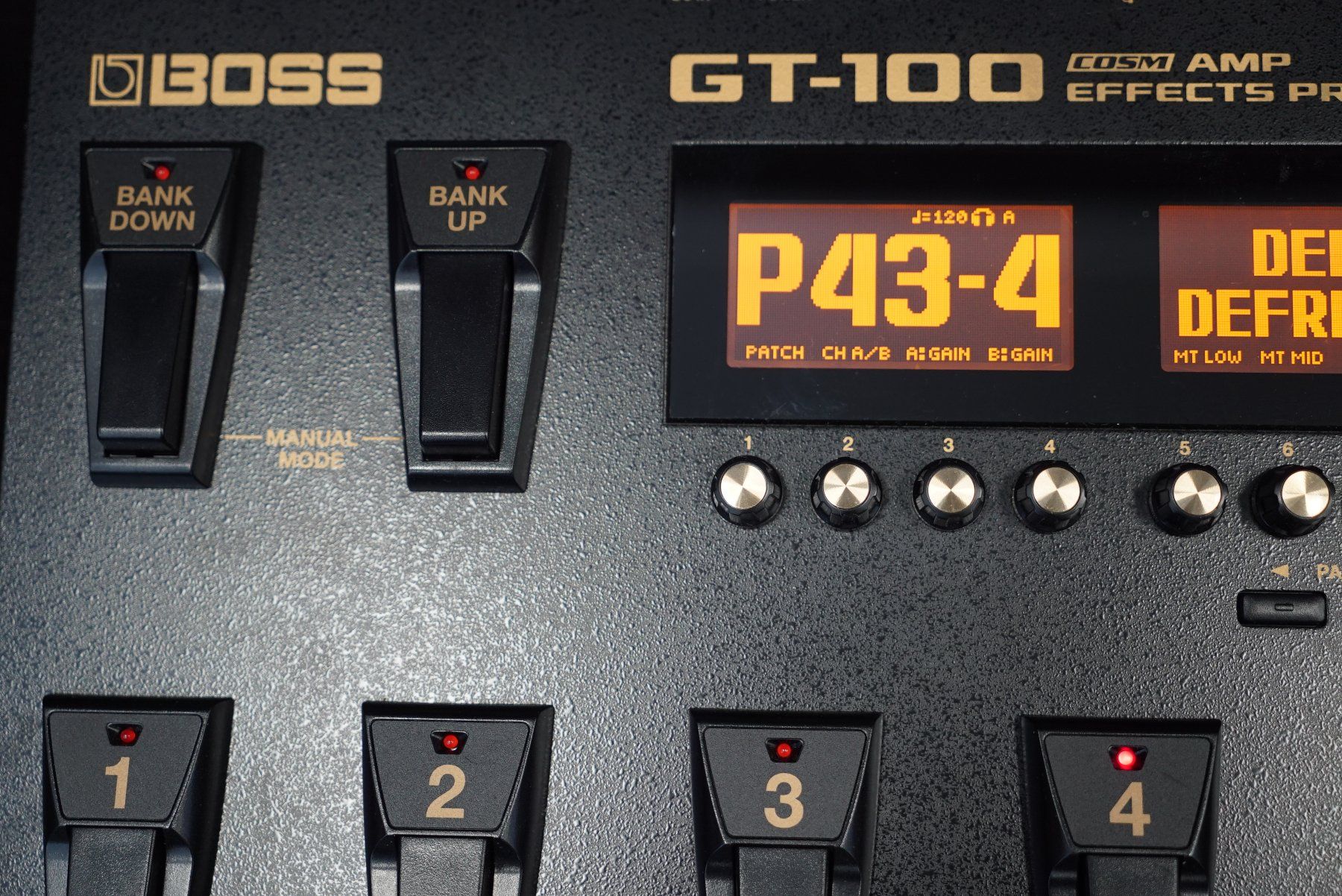 Roland Strumenti musicali: Boss GT-100 Amp Effects Proc. V.2 Multieffekt und Amp-Modeli – Usato da Ortschwaben venduto da Musictrade 2