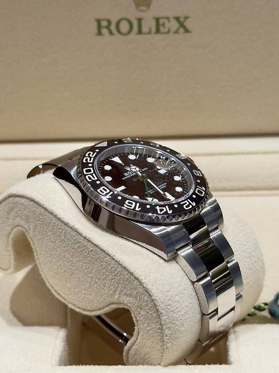 Rolex Orologi: Rolex GMT Master 2018 New – Nuovo e nell'imballaggio originale da Bülach venduto da Buli.watches 2