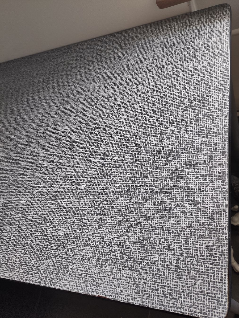 Tische: Retro Tisch mit Schublade, grau gemustert – Gebraucht aus Derendingen von Biberister 5