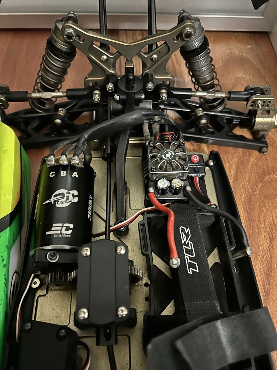 Losi Modellismo RC: Tlr 8ight-e 4.0 complet – Usato da Ecublens VD venduto da RodrigoFortunato249 2