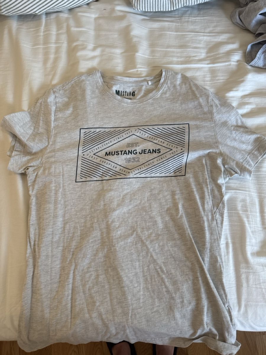 T-shirt: Mustang T-Shirt – Nuovo (secondo la descrizione) da St. Gallen venduto da syna_99