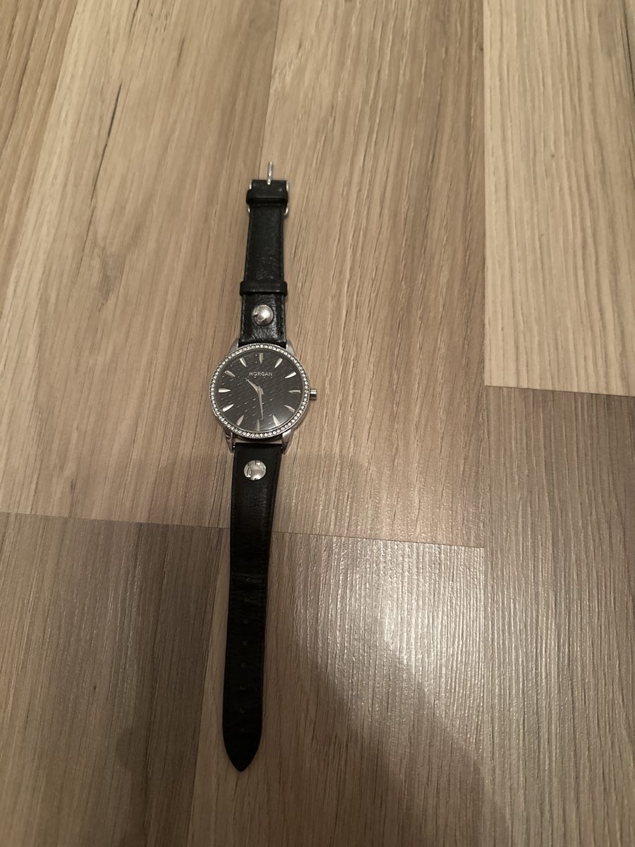 Uhren: Damen Uhr von Morgan schwarz / silber – Gebraucht aus Zug von Hehe