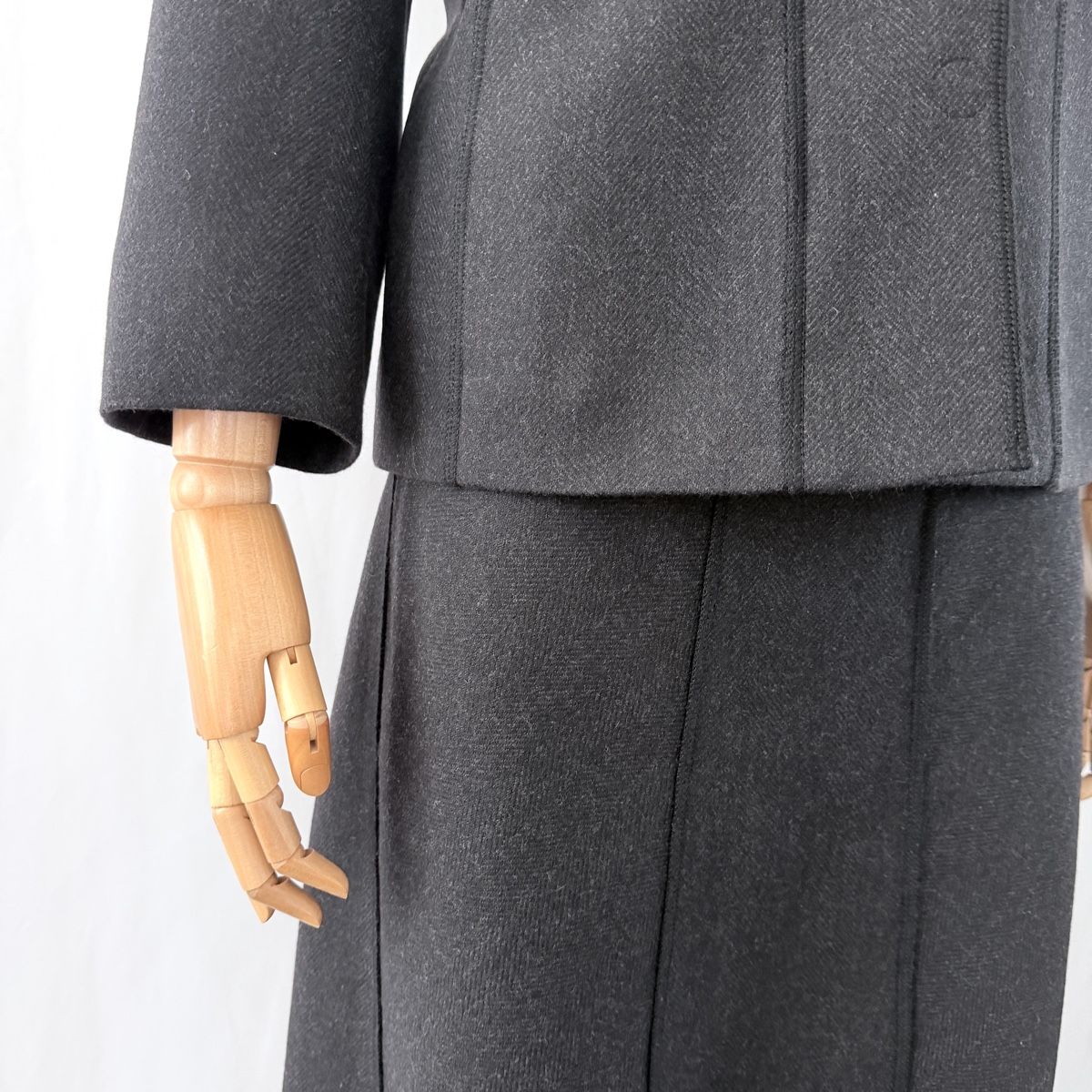 Akris Completi & Tailleur: AKRIS Wool Set Jacket + Skirt – Nuovo (secondo la descrizione) da Emmen venduto da Nightingale_2022 3